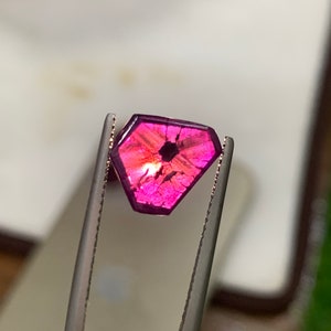 Extremely Rare Kashmir Sapphire Trapiche, Natural Star Sapphire Purplish Pink Gemstone, 4.15 carats image 2