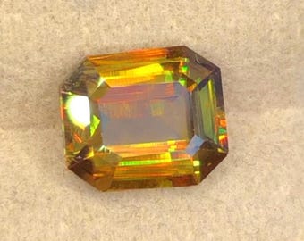 Pierre de sphène taille émeraude de 2,40 carats : Titanite jaune verdâtre, pierre de naissance d'août