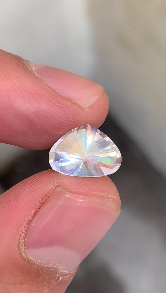 マダガスカル産 極上 レインボームーンストーン ホワイト