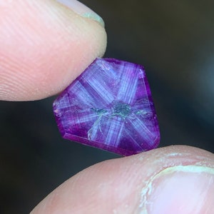 Extremely Rare Kashmir Sapphire Trapiche, Natural Star Sapphire Purplish Pink Gemstone, 4.15 carats image 4