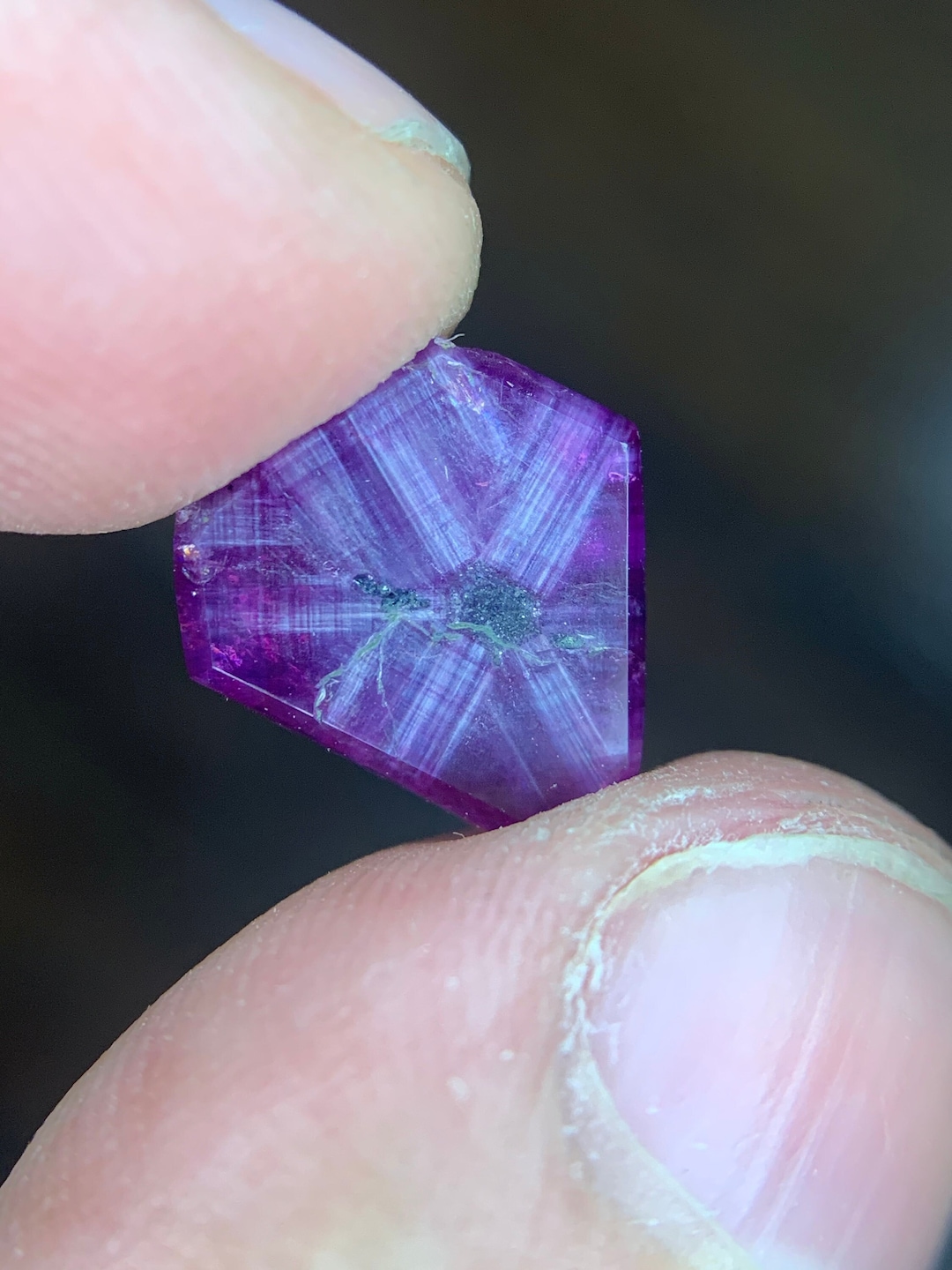 Minéraux et pierres précieuses. 17.45 cts SAPHIR TRAPICHE GRIS Mogok