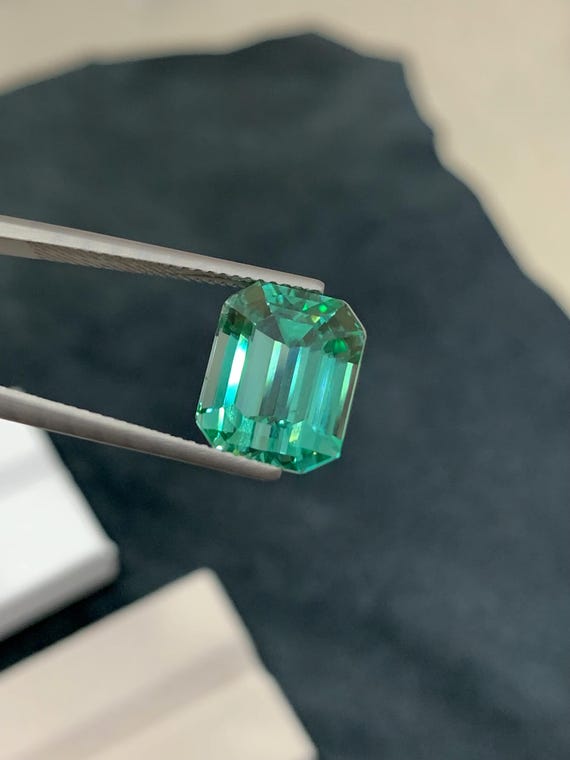 Hiddenite Carat Octagonal Emerald Cut 8.75 Green Kunzite From