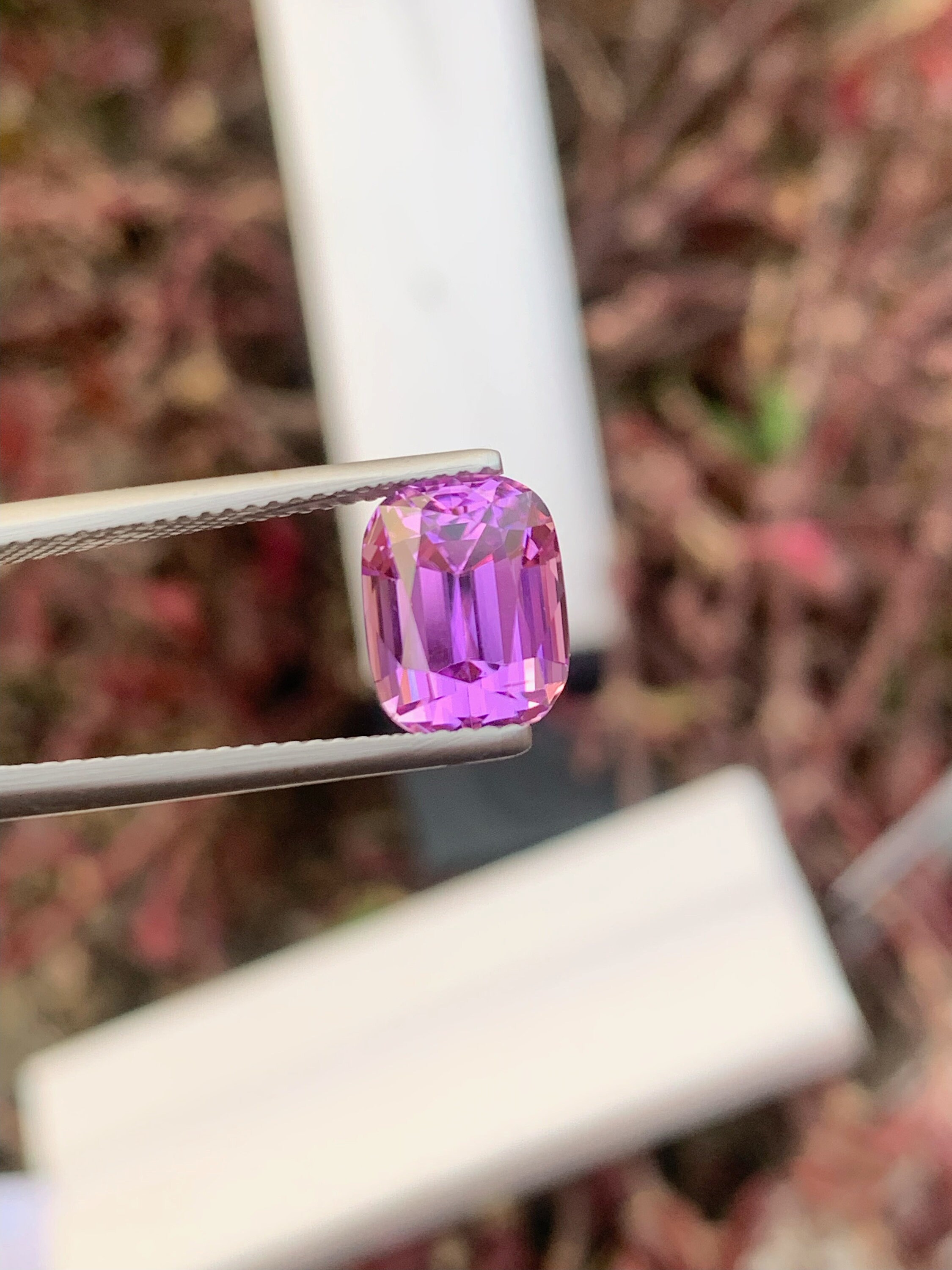 ピンククンザイト ピンククンツァイト宝石：4.95カラットの完璧なクッションカット