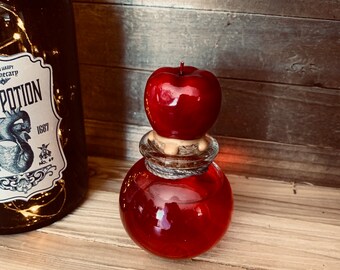 Mini Fiole de Potion Pomme Rouge pour une décoration esprit cabinet de curiosité ou école des sorciers