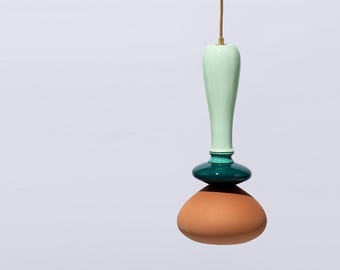 Handgemaakte terracotta hanglamp: groen geglazuurde keramische plafondlamp