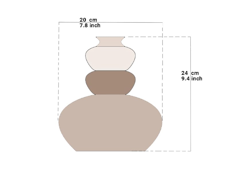 Op de afbeelding: Een gestapelde keramische vaas in beige en bruine tinten. De vaas is 24 cm hoog en 20 cm breed. Het ontwerp heeft een reeks afgeronde vormen, wat een unieke en moderne esthetiek cre&euml;ert. Geschikt voor interieurdecoratie.