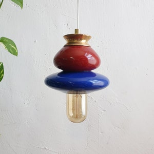 Blauer Anhänger Keramiklampe, Hängelampe, handgefertigtes Design, zeitgenössische Kunstwerk-Kreation, einzigartiges Leuchtmittel Geschenk Bild 3