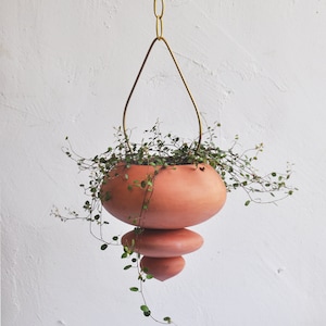 Handgemaakte terracotta hangende plantenbak: binnen/buiten met koperen ketting | Verzending in de VS is inclusief alle belastingen