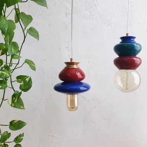 Blauer Anhänger Keramiklampe, Hängelampe, handgefertigtes Design, zeitgenössische Kunstwerk-Kreation, einzigartiges Leuchtmittel Geschenk Bild 5