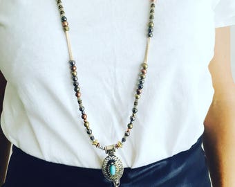 Victoria necklace