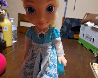 Disney Frozen Singing Elsa Doll (14") Talks/Sings in ENG/ESP; Lights-Up