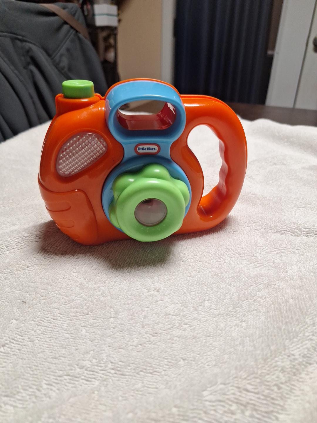 Little Tykes My First Lil' Camera Orange Giggles Imitates Shudder Sound Cute Toy
