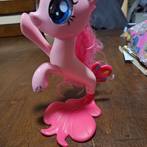 My Little Pony the Movie Pinkie Pie Seapony Markings on the Bottom of ...