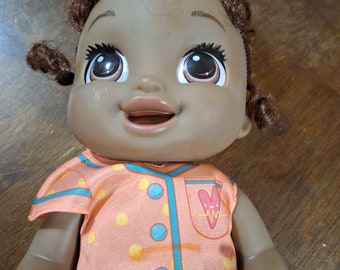 Hasbro Talks! Moves! 13&quot; Achoo Doll African American Baby Alive Adorable! Works pre-woned
