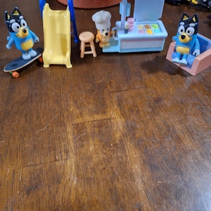 Bluey Bingo  Ice Cream Cart Set Bike Figure Set