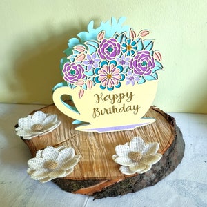 Cartão de aniversário com xícara de chá de flores / Feliz aniversário / Cartão de aniversário com xícara de chá / Cartão de aniversário / Feito à mão