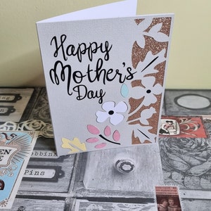 Carte de fête des mères heureuse / Florale / Fait main / Fête des Mères