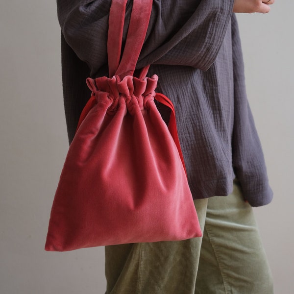 Rose Velvet Handbag, Soft Pull Close Hand Bag, Small Minimalist Bag, Designer Purse, Mini Umhängetasche, Kleine Tasche, Pink Evening Bag