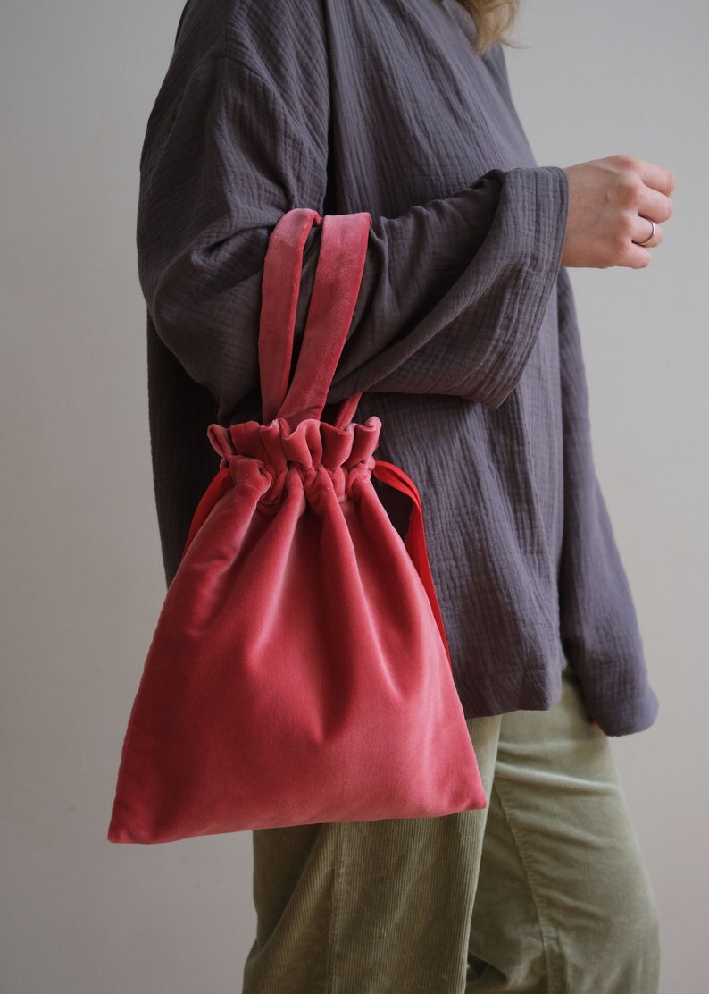 Rose Velvet Handbag, Soft Pull Close Hand Bag, Small Minimalist Bag, Designer Purse, Mini Umhängetasche, Kleine Tasche, Pink Evening Bag image 1