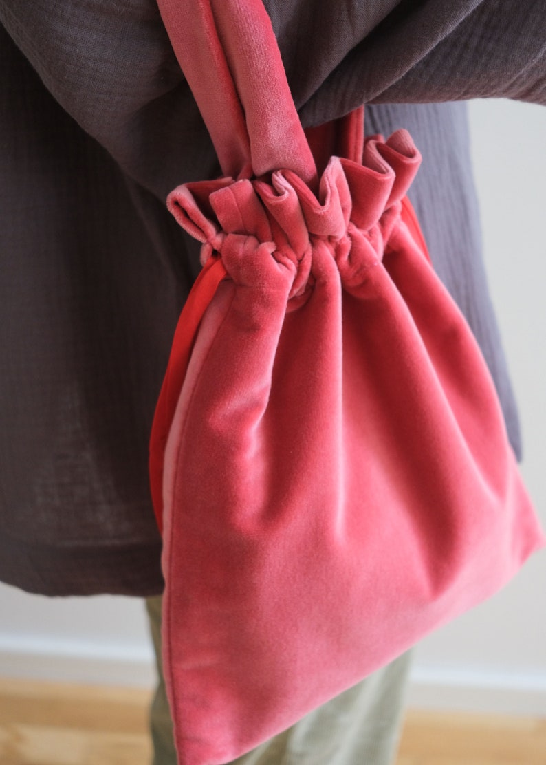 Rose Velvet Handbag, Soft Pull Close Hand Bag, Small Minimalist Bag, Designer Purse, Mini Umhängetasche, Kleine Tasche, Pink Evening Bag image 5