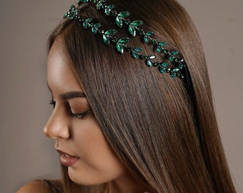 Smaragdgroene tiara, smaragdgroene kroon, groene kristallen tiara, groene haarrank. Dubbele hoofdband voor saliegroene bruiloft.