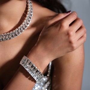 Große Strass-Choker Halskette. Silber Kristall Choker Armband-Set. Bild 1