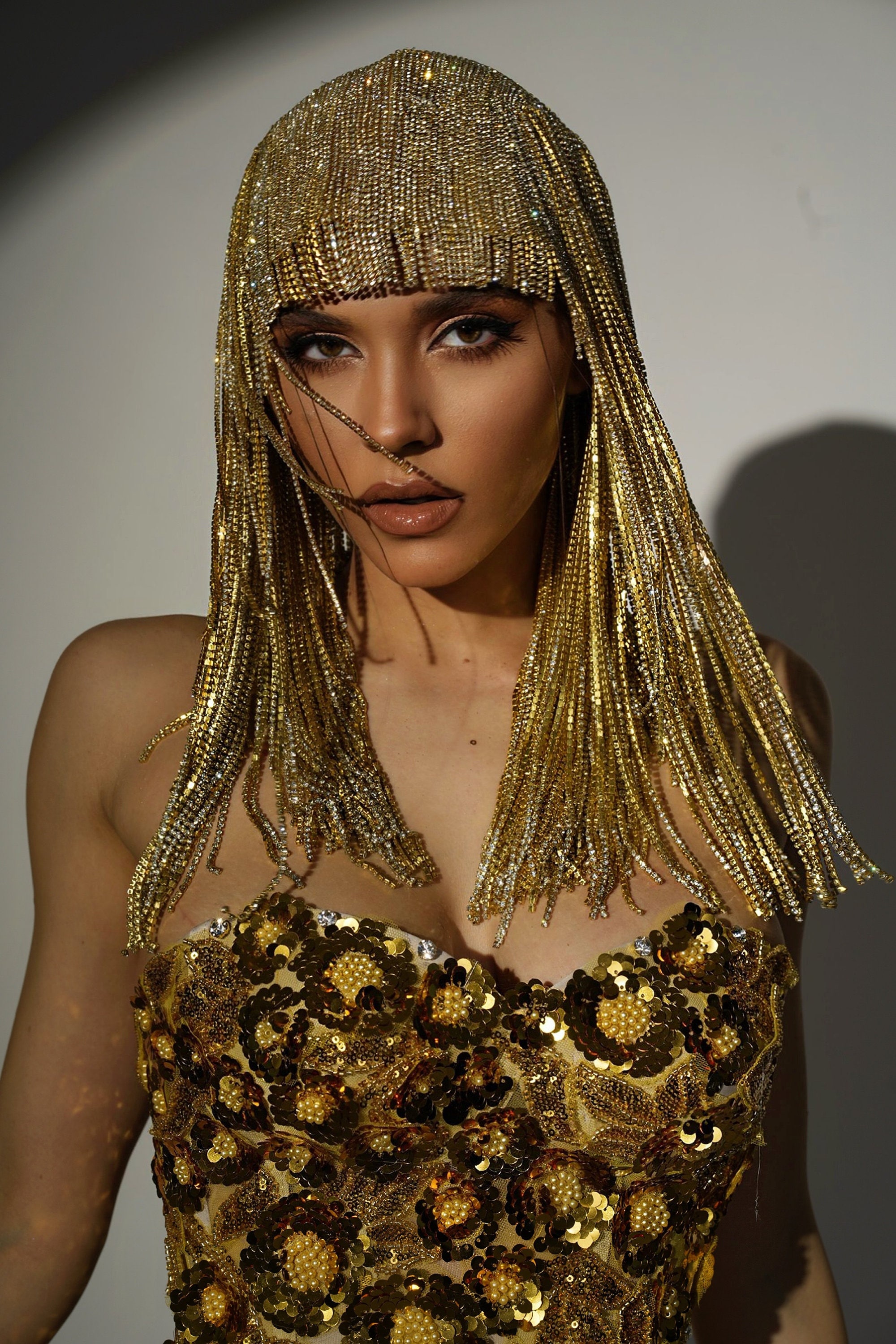 Cleopatra Headpiece Rhinestone Wig. Gold Chain of the  display picture 1