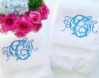 Toalla de baño monogramada