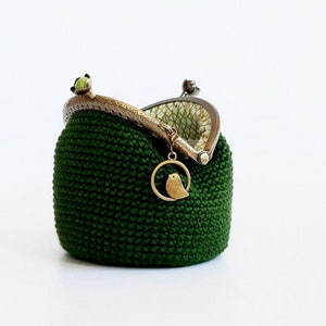 Monedero mediano de crochet color verde botella con tela geometrica de estilo vintage, cartera de ganchillo para mujer con cierre de clip