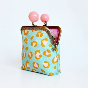 Monedero pequeño de tela de leopardo rosa y menta, monedero de mujer con cierre de boquilla y estampado animal print, idea regalo para amiga