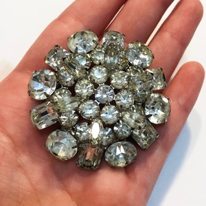 Vintage Antique Juliana (?) Designer Clear/White Rhinestone Round 3-D brooch, GORGEOUS, Silver tone metal, Rectangular Diamond Shaped Stones