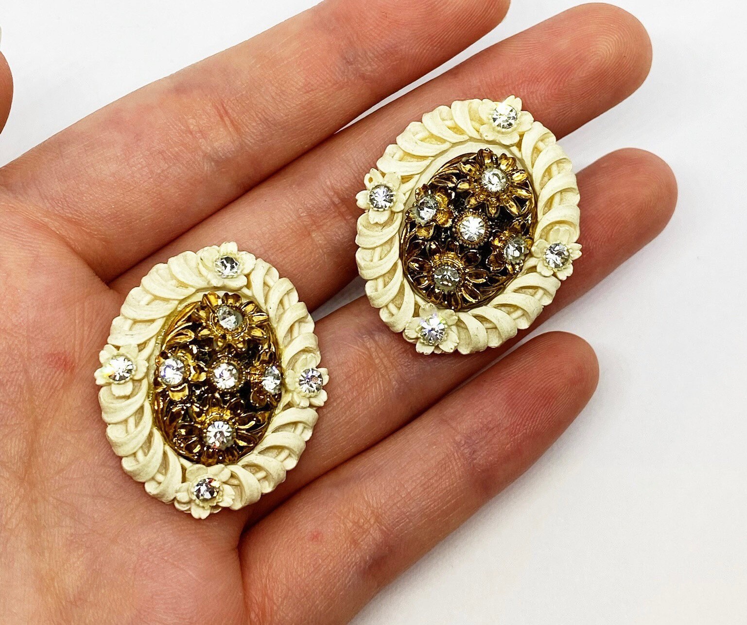 Vintage Cream and Gold Tone Rhinestone Oval Flower/Swirl Clip Earrings