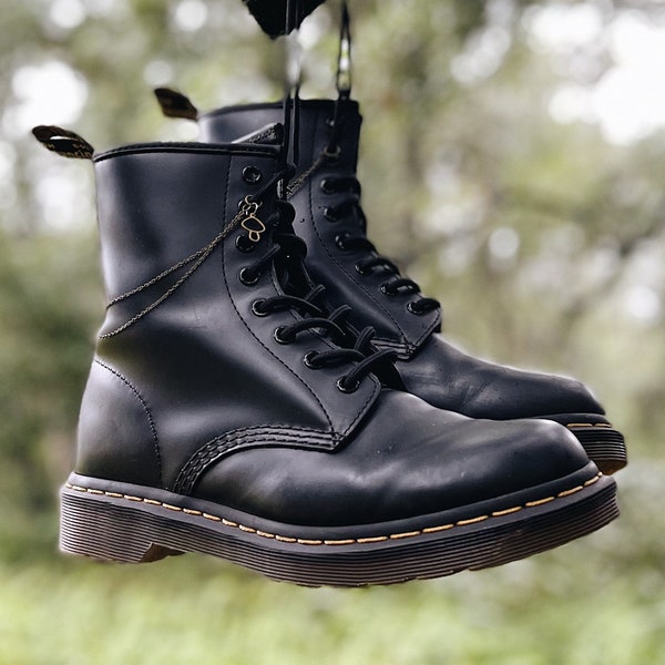 Mini Mushroom Chain Doc Martens Charms - Blad Messing Zwart Grunge Schoen Sieraden Goud Plant- Combat Boot Accessoires Goud Bungelt -Gothic Fairy