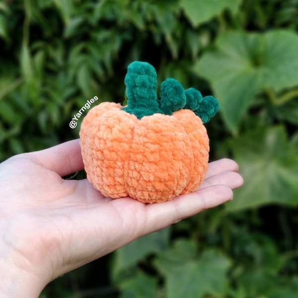 Tiny Pumpkin, Cute Free Halloween Crochet Pattern, Faux Food Fruit Low Sew Amigurumi Toy, Adorable Mini Gift