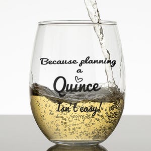 Mother of La Quinceanera, Stemless wine glass, Gift for Mom, Regalo para Mama, Quinceanera Decorations.