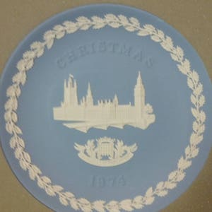 1974 wedgewood jasperware Christmas plate