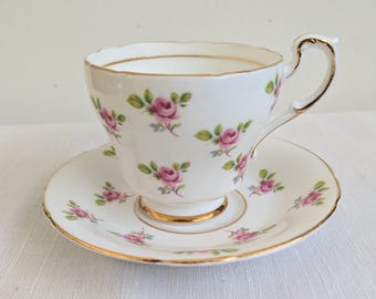 ヴィンテージ磁器コーヒーカップとソーサー、4本脚、アール