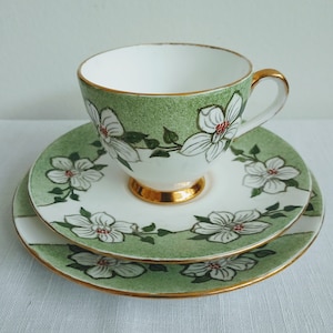 Ensemble de trios d&#39;assiettes et de soucoupes à motif floral toscan vintage R H & S L Plant Ltd en porcelaine fine de porcelaine fine. Collectionneurs Chine. Cadeau chinois. Thé de l&#39;après-midi