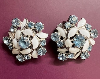 Vintage Weiss Clip On Earrings Light Blue Floral Crystal Rhinestones with White Enamel Leaves