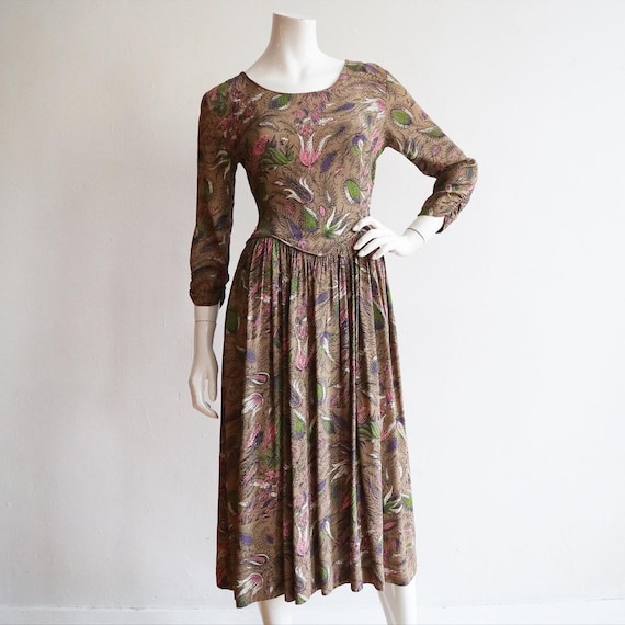 Vintage 1940s | Medium | silk crepe novelty print… - image 3