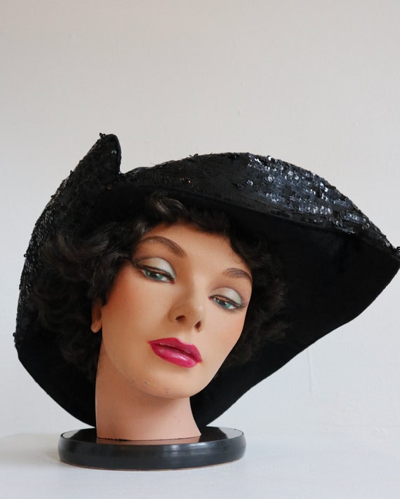 1910’s sequinned velvet hat by Bonwit Teller and … - image 9