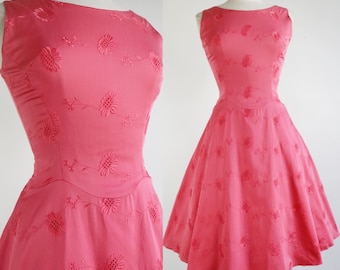 Vintage 1950's/60's | Small | Pink cotton Broderie Anglaise dress.