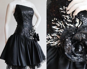 Vintage 1980s | Small | Dazzling sequin party dress by designer Eugene Alexander