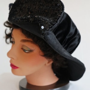 1910s sequinned velvet hat by Bonwit Teller and Co. image 4