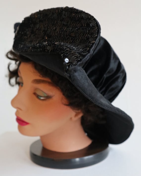 1910’s sequinned velvet hat by Bonwit Teller and … - image 4