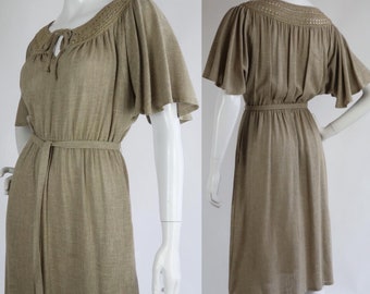 Vintage 1970's | Small | Flutter sleeve dress with 'jute macrame' neckline and hip pockets.