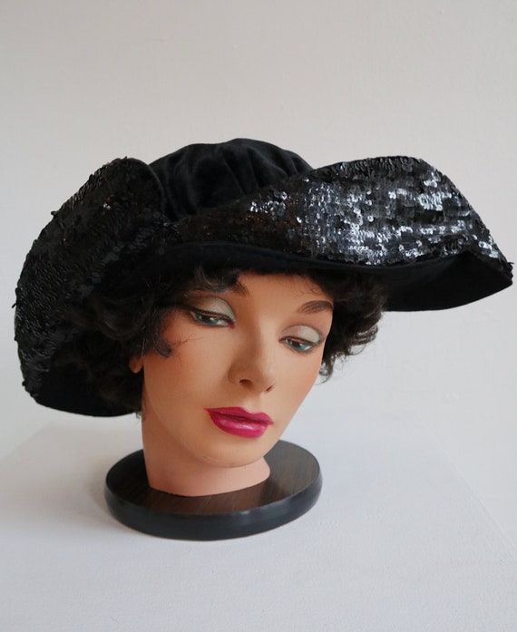 1910’s sequinned velvet hat by Bonwit Teller and … - image 1