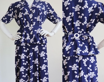 Vintage 1940’s | XS | Raw silk summer suit in a playful bubble print