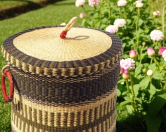 Handwoven Bolga Laundry Basket with Lid: Black & Beige African Hamper