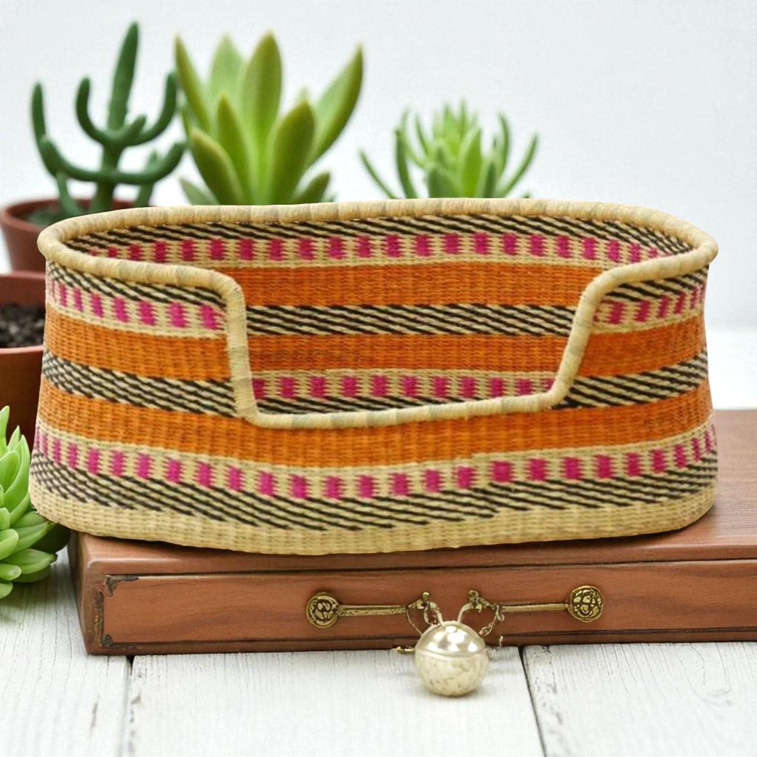 Handmade Elephant Grass Dog Basket Bed Eco-Friendly Pet Bed